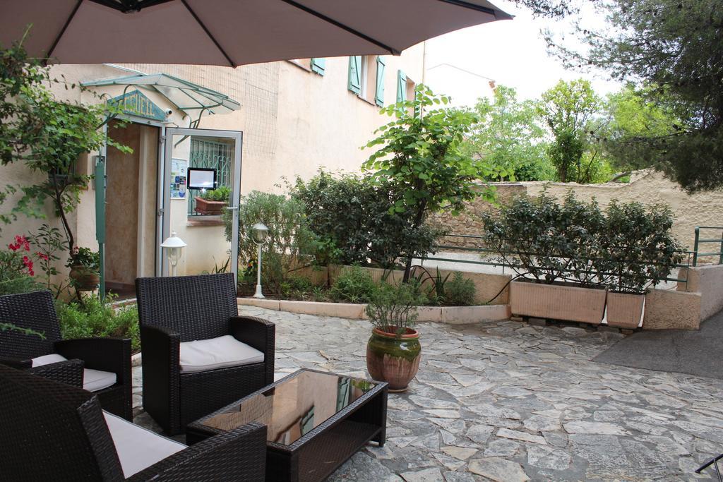 Le Clos Des Pins 2*