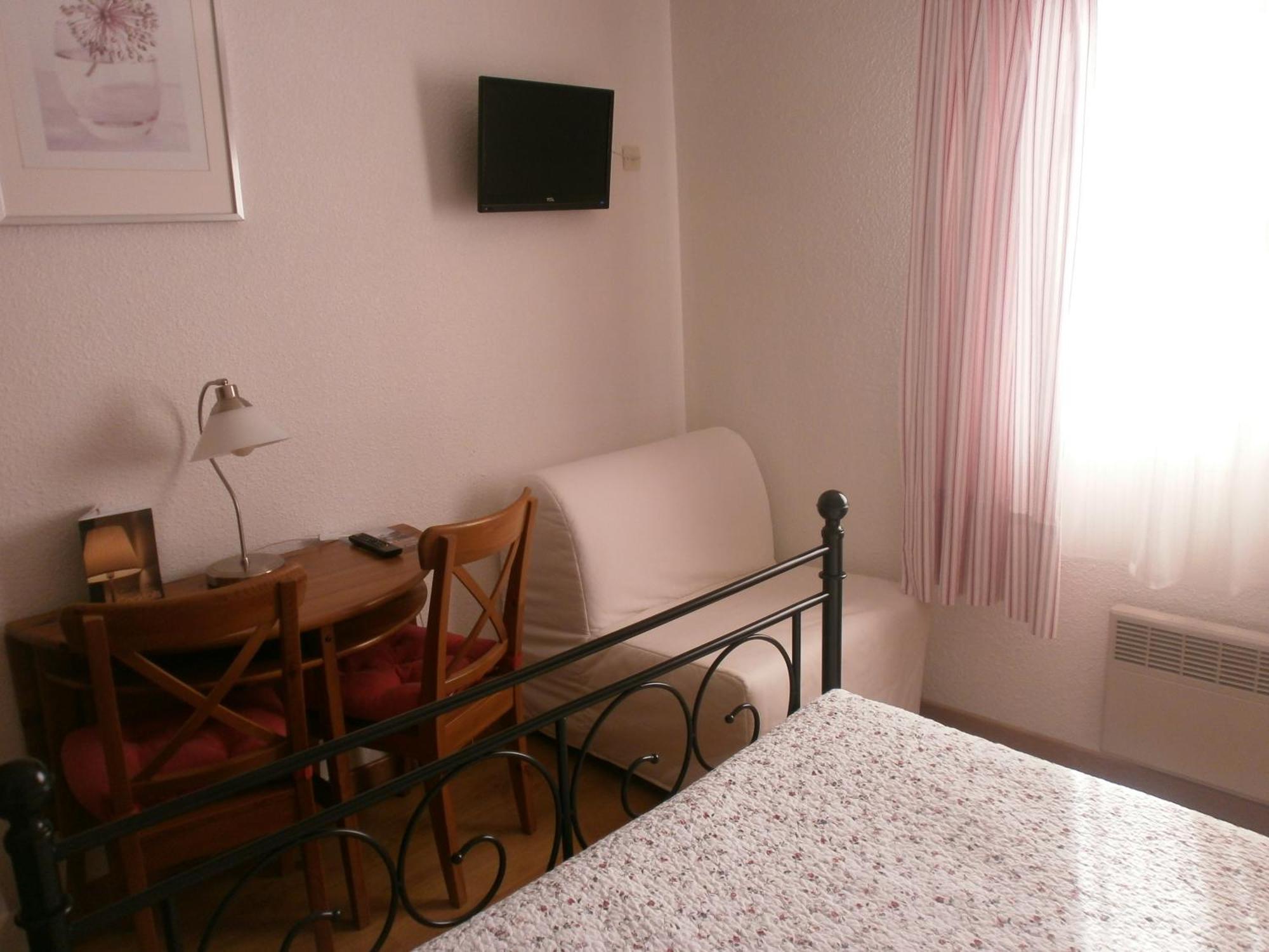 Le Clos Des Pins Hotel 2*
