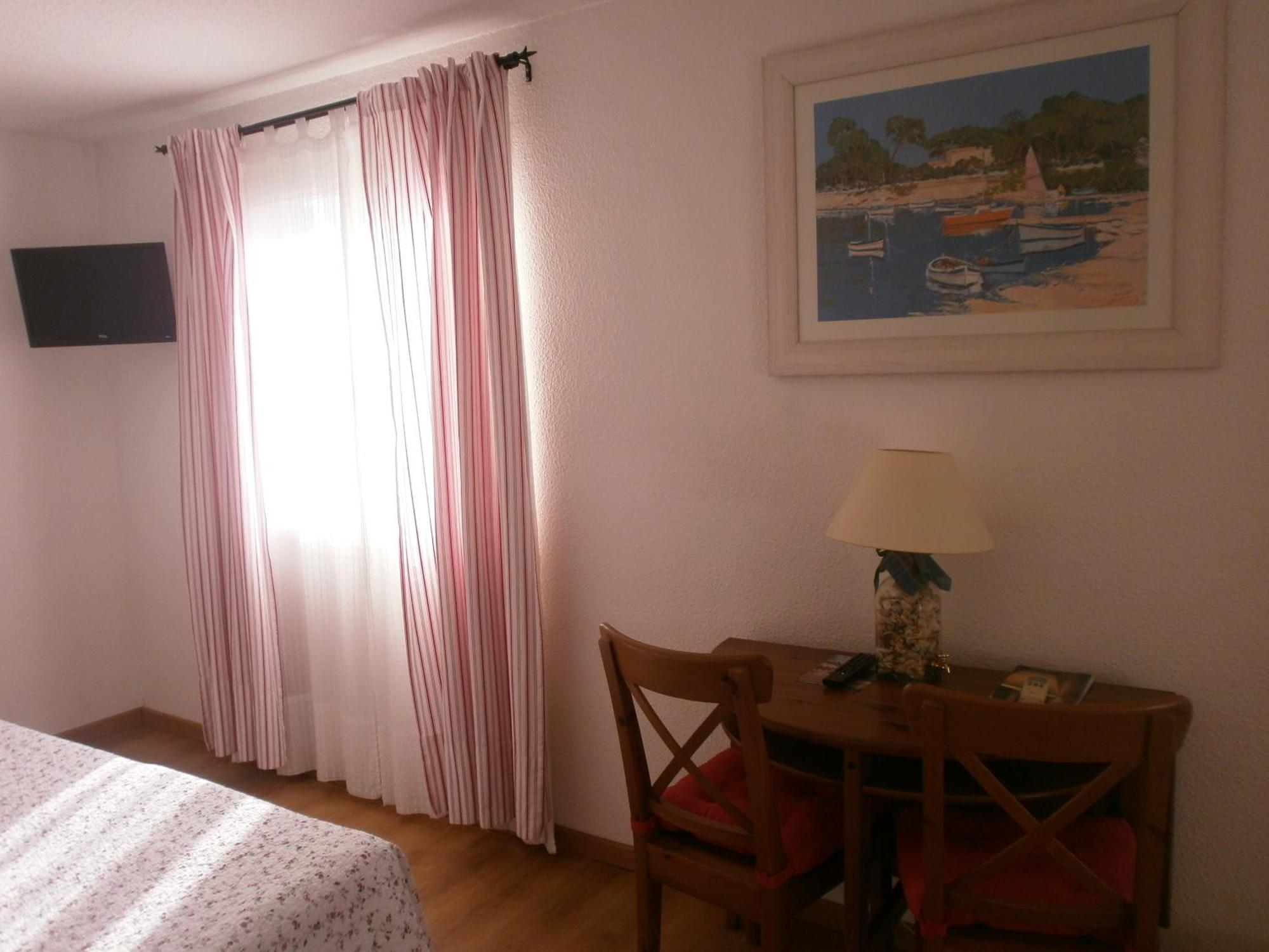 Le Clos Des Pins Hotel 2*