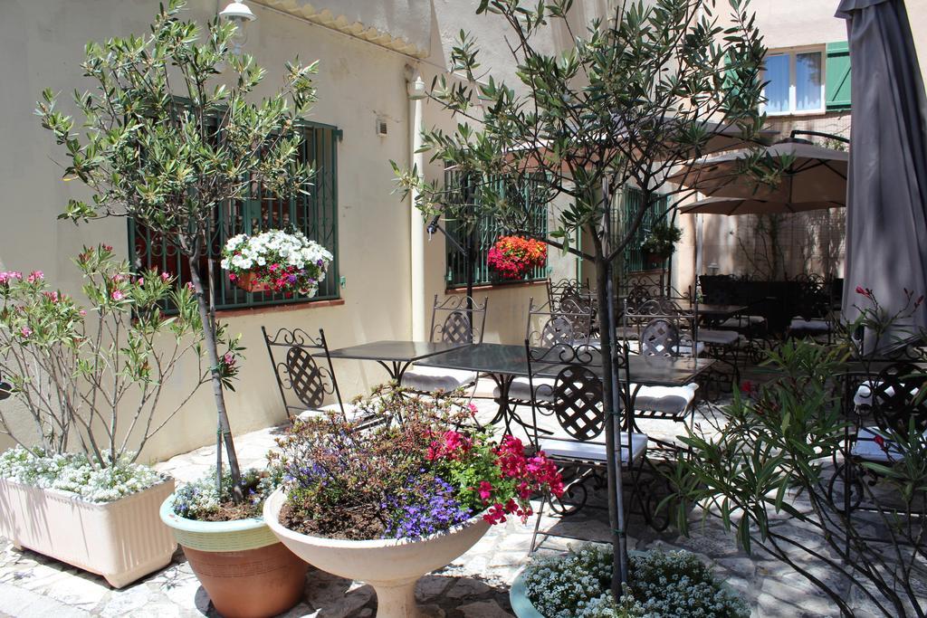 Le Clos Des Pins