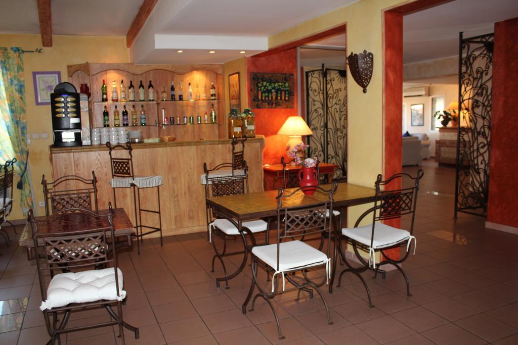 Le Clos Des Pins 2* Six-Fours-les-Plages